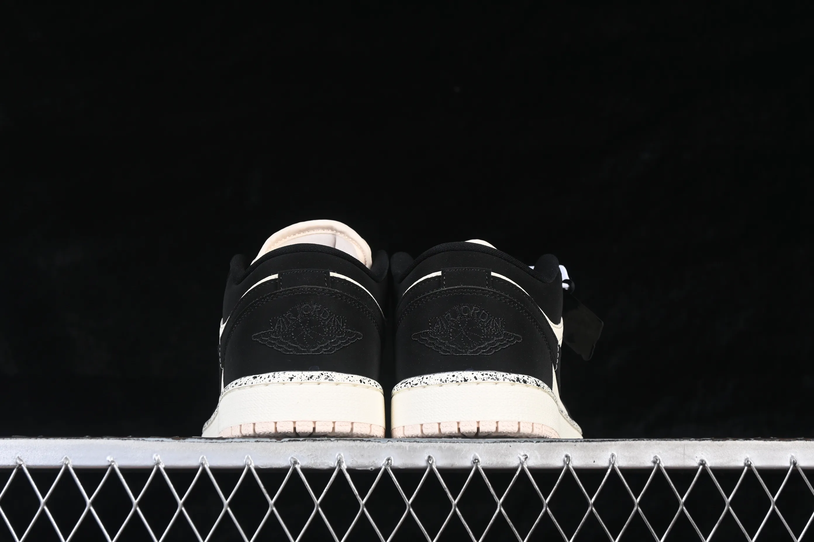 All categories Air Jordan Jordan series basketball shoes Air Jordan 1 Low Air Jordan 1 Low AJ1 Joe 1 black powder low-top basketball shoes DC0774-003